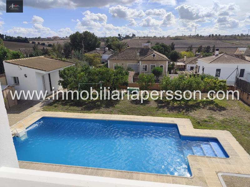 Foto b9dec51e-ec7e-44e7-980a-b14e5918a026. Xalet amb aparcament piscina a Écija