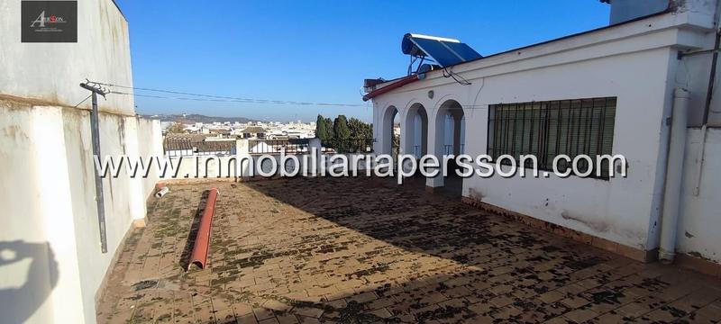 Foto 78107f1a-023f-44b1-875d-51099ed9593f. Maison avec parking dans Écija