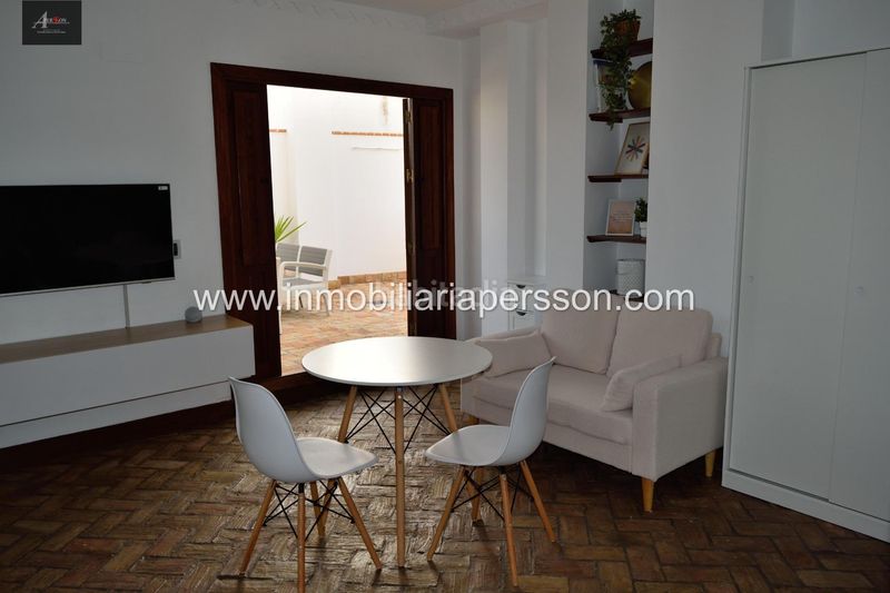 Foto b945e0ab-f532-481d-b78d-f8916c560058. Studio avec piscine dans Écija