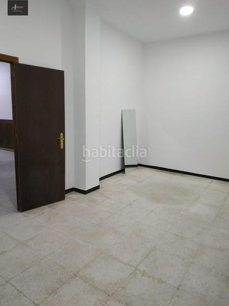 Foto d46bc130-6bd0-4324-9b17-bea3aa06c5c5. Locale commerciale in Écija