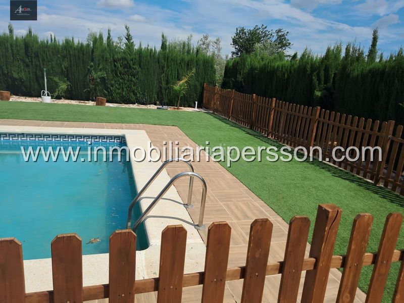 Foto 2b0d8ec8-7fbd-4198-bf7a-6fc82dc66016. Masia amb piscina a Fuente Palmera
