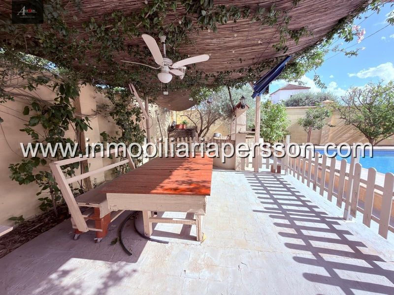 Foto bed09629-a2b5-44bd-8bc4-557d2603cb4e. Xalet amb aparcament piscina a Fuente Palmera