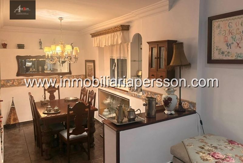 Foto bcb42974-2a23-4f60-8818-96fa51970423. Casa amb aparcament a Écija