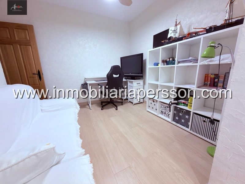 Foto 13ac0324-5aab-4a4d-ab60-ceaffd1bfb1c. Casa adossada amb aparcament a Écija