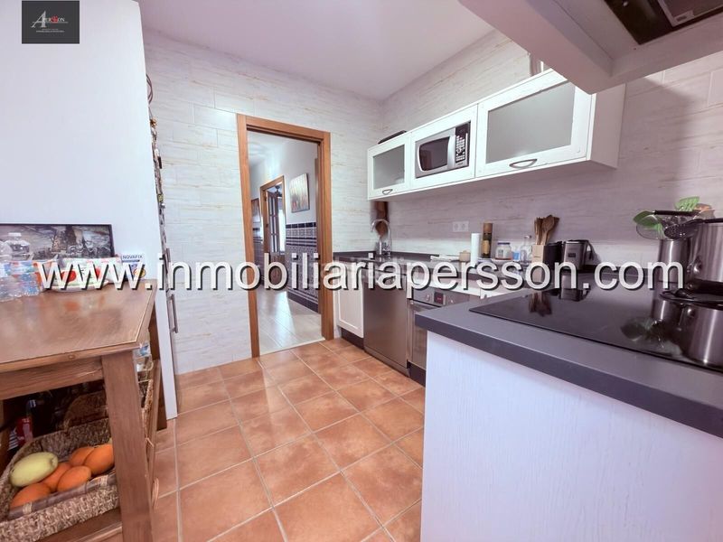 Foto 541f03db-350f-4c12-8a21-e9f0a1fd5737. Casa adossada amb aparcament a Écija