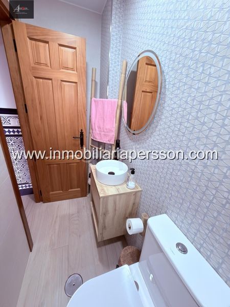 Foto 5521b6d4-1ae0-46b7-ba35-617c6005d2b7. Casa adossada amb aparcament a Écija