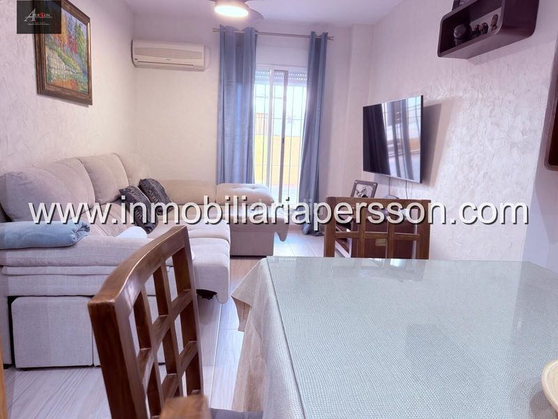 Foto a1e442a3-d82a-47ab-a54c-4dc1e9c11fdd. Casa adossada amb aparcament a Écija
