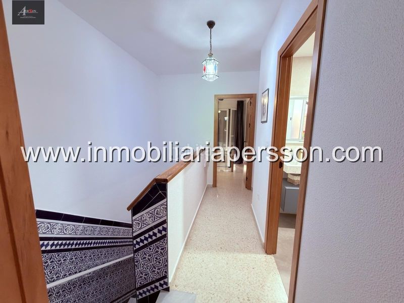 Foto cc38b209-5604-42df-b4cf-f61e1634f04d. Casa adossada amb aparcament a Écija