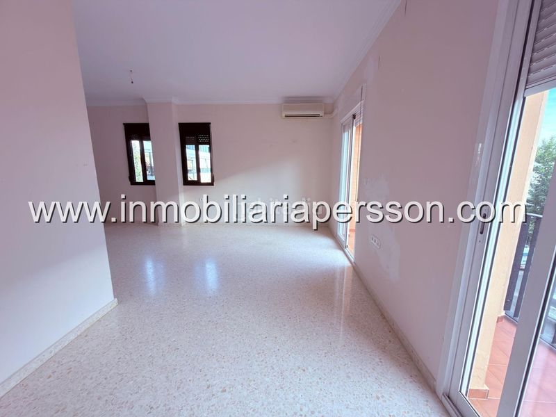 Foto c9756d16-3bc7-4438-990b-f80bac90ace9. Pis amb aparcament a Écija