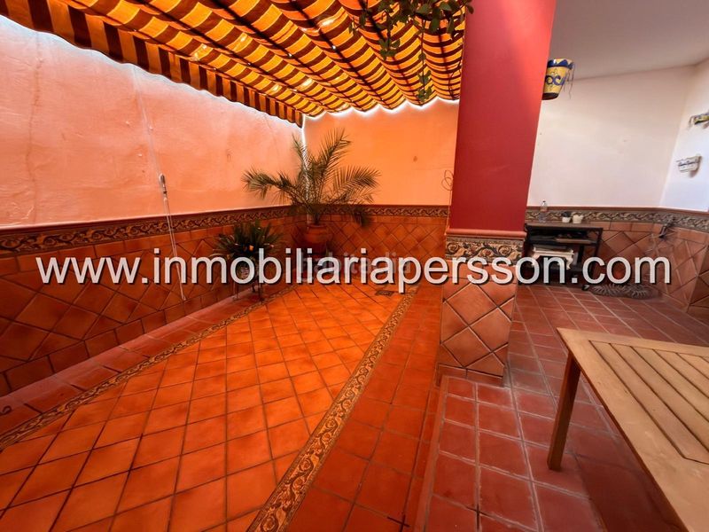 Foto 0b7dccba-13df-4760-a76f-e53fe4a4422a. Casa adossada amb aparcament a Écija