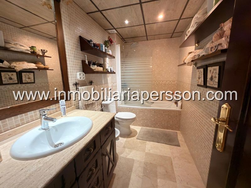 Foto 4870ab2f-9637-414d-8717-b7ce1ce2a0bd. Casa adossada amb aparcament a Écija