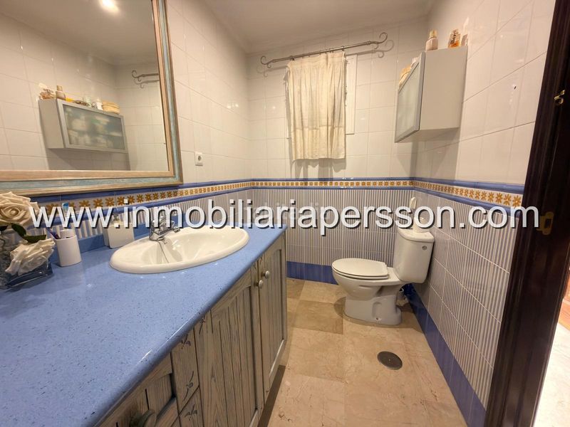 Foto bb0022f1-519c-4cfc-8d9b-de4c7efab1d5. Casa adossada amb aparcament a Écija