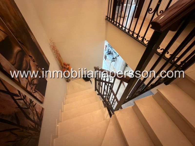 Foto ce403a40-3447-4207-9b7f-ebe97a239d60. Casa adossada amb aparcament a Écija