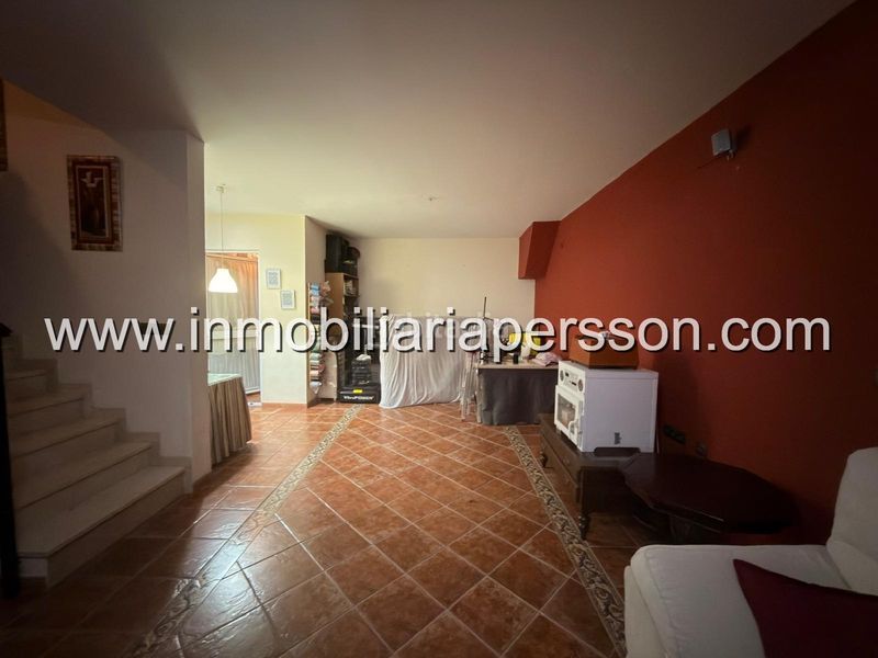 Foto cee519b4-d2ac-43de-a1b5-1bc79165ca4f. Casa adossada amb aparcament a Écija