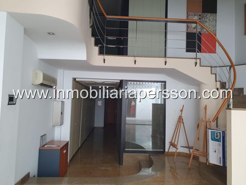 Foto 0ab3be9b-58ad-4222-b21e-383b801b32c6. Edificio  de oficinas exclusivo en pleno corazón en Écija