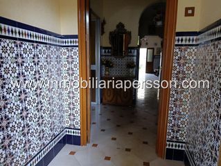 Casa a schiera in Écija. Amplia casa con cochera y patio en écija  147 m2 construidos