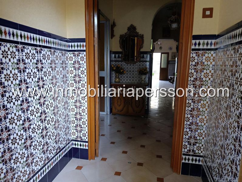 Foto 7b3d6bb1-d085-4620-8e28-ea9ed68e5724. Casa adossada amb aparcament a Écija