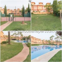 Casa adossada a Lepe. Chalet adosado en lepe  5 dormitorios, piscina y pádel a 3 km de