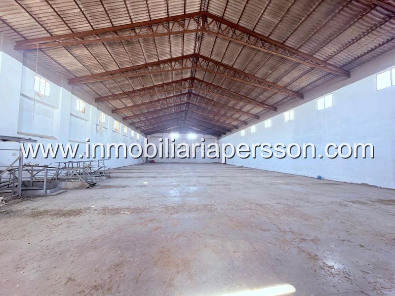 Foto 723171b5-0597-490c-964f-6ea8a56d1635. Nau industrial a Écija