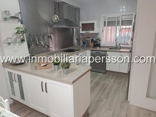 Semi detached house in Écija. Adosado reformado con sótano, garaje y acabados de alta calidad