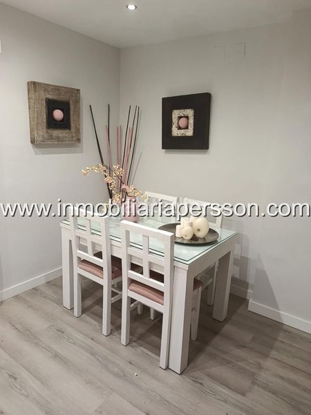 Foto ab116334-294a-49b6-8701-7564a7bd7d18. Casa adossada amb aparcament a Écija