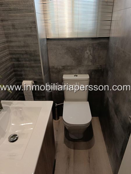Foto b769cefe-8061-408e-aded-a9a9710407d1. Casa adossada amb aparcament a Écija