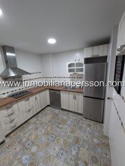 Appartement à Écija. Piso bajo de 3 dormitorios con patio y garaje en zona san cristó
