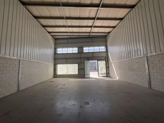 Miete Fabrikhalle in Zona de la Vega. Nave industrial en alquiler en pean de antequera