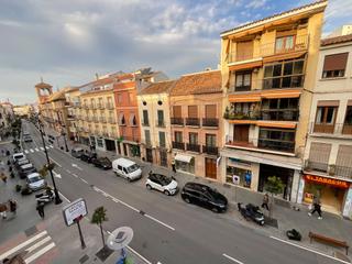 Pis a Centro. Piso en el centro de antequera con 3 dormitorios y dos baños ,co
