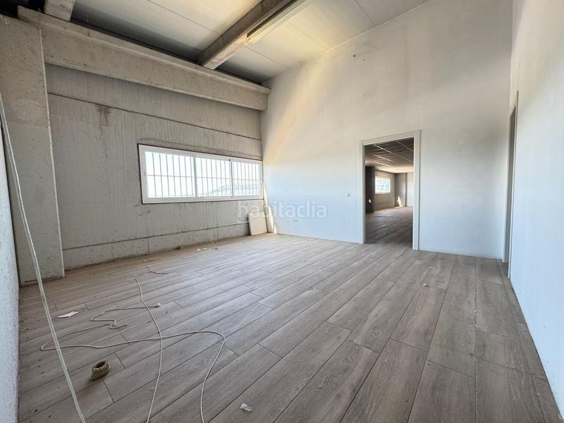 Foto 30471bc5-1235-49d6-b380-6296f32396ed. Nave industrial  en venta en polígono industrial las viñas, en Mollina