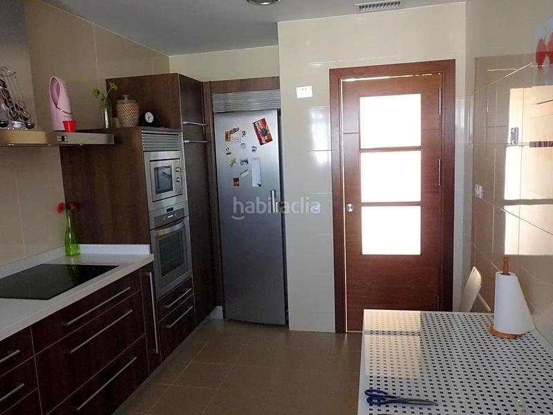 Foto 7fdde5b9-465b-46e8-aea3-ed54c9292832. Casa adosado en venta urbanización fuente mora en Antequera