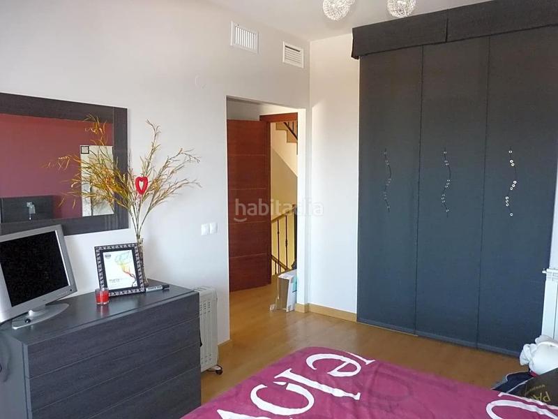 Foto b93c7831-1f48-4f9f-accc-3abef45f8bb2. Casa adosado en venta urbanización fuente mora en Antequera