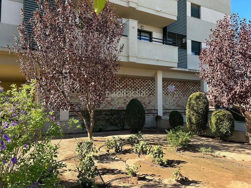 Foto b9a74140-0d69-4a4c-b2b7-7f06e1f1fb83. Local comercial  en venta en urbanización parque verónica en Antequera