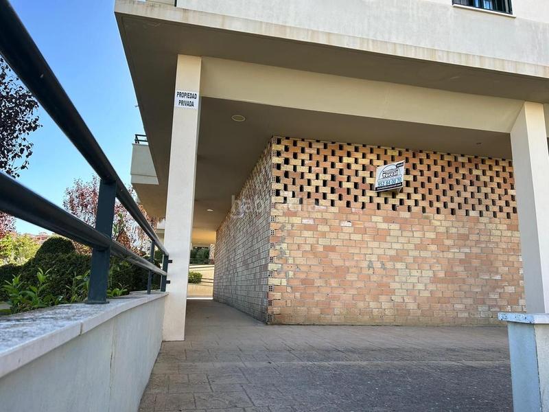 Foto e77a6070-5587-452e-934f-09bcabfb66fc. Local comercial  en venta en urbanización parque verónica en Antequera