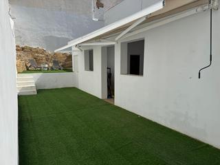 House in Zona de la Vega. Casa en venta con proyecto para ampliar una planta más, zona cal