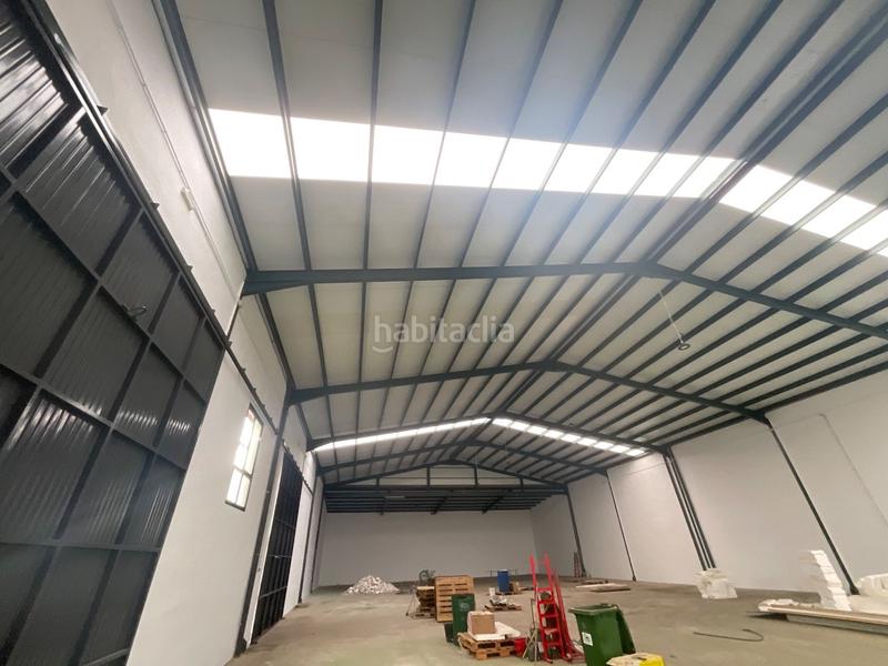 Foto e394bd41-f0b6-4dd5-840d-7ab435ed6339. Lloguer nau industrial a Zona de la Vega Antequera