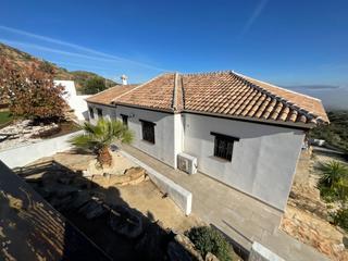 Rent House in Bobadilla - Bobadilla Estación - La Joya. Vivienda unifamiliar con piscina privada en alquiler en urb. cam