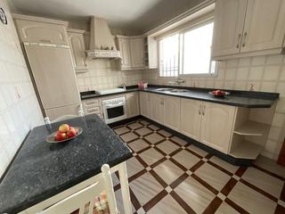 Maison à Casco Histórico. Casa de 5 dormitorios con terreno de 1.100 m2