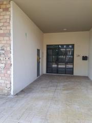 Local commercial en Fuentemora. Local comercial en bruto zona parque vernica