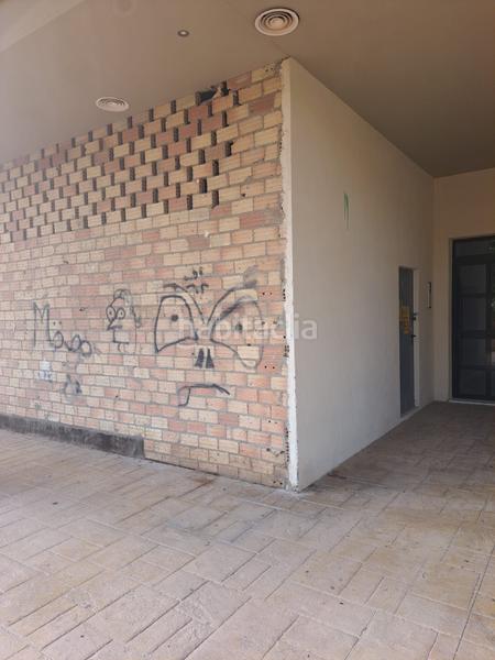 Foto cb98a976-27c2-40e6-a09a-2252e91abd65. Local comercial  en bruto zona parque verónica en Antequera