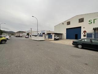 Lloguer Nau industrial a Zona de la Vega. Nave industrial en alquiler en polígono industrial de antequera