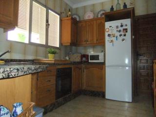 Casa a Cueva de Menga. Casa en venta en calle los hornos