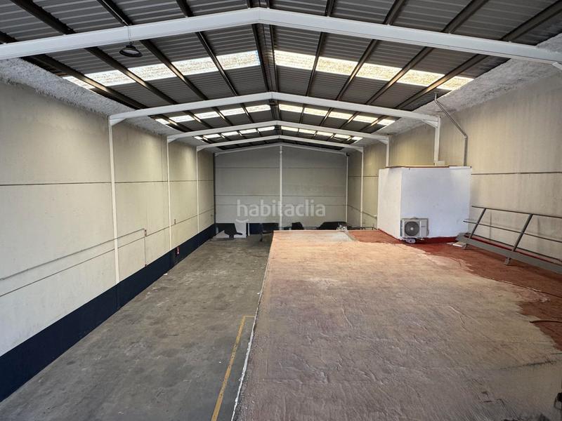 Foto eca1d165-c1d6-4e72-9f4f-a92e70d36b18. Location bâtiment à usage industriel dans Zona de la Vega Antequera