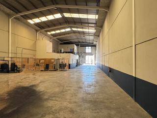 Rent Industrial building in Zona de la Vega. Nave en venta y alquiler en pean antequera