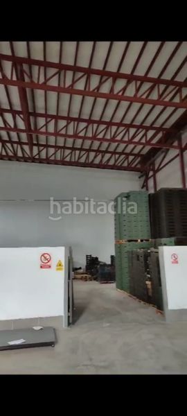 Foto a5ee6a8a-7be3-4ed7-a857-d9f028177833. Nau industrial a Herrera
