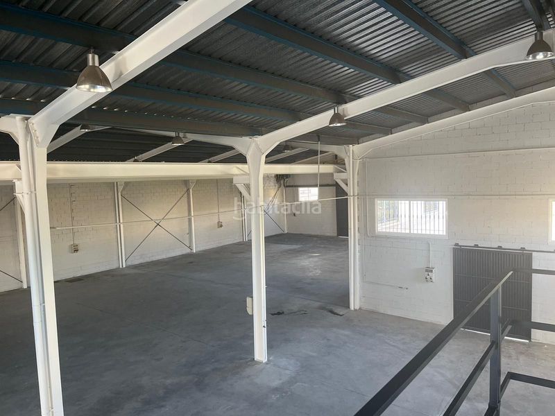 Foto c9052c72-e963-44c7-a19f-bfa9218de496. Location bâtiment à usage industriel dans Zona de la Vega Antequera