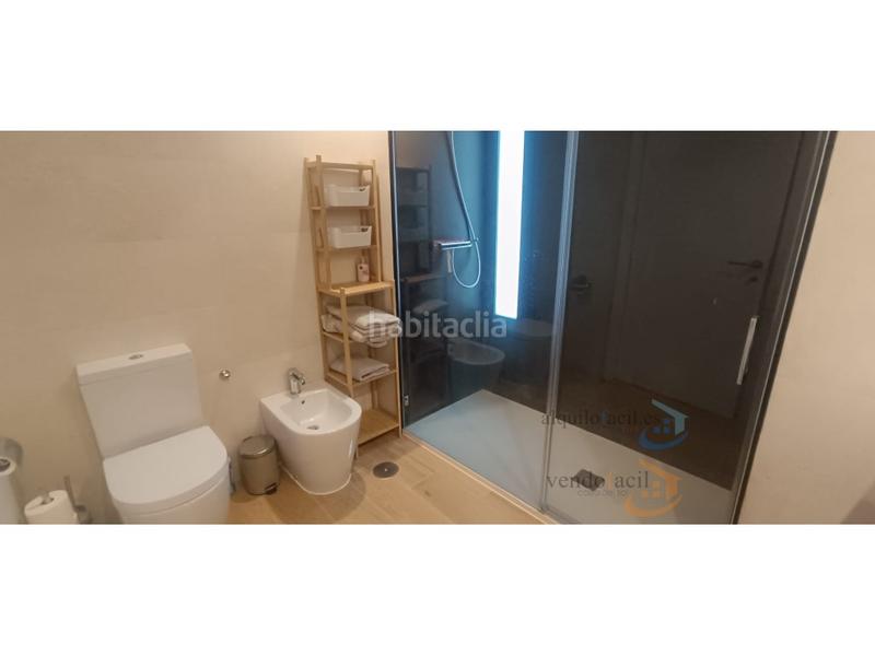 Foto e8cfd857-cb42-4a42-b91e-e337a50d0b91. Alquiler apartamento obra nueva edif. españa 75m2 a paso de la playa recinto cerrrado con piscina, sala de gim. parking y sauna. en Fuengirola