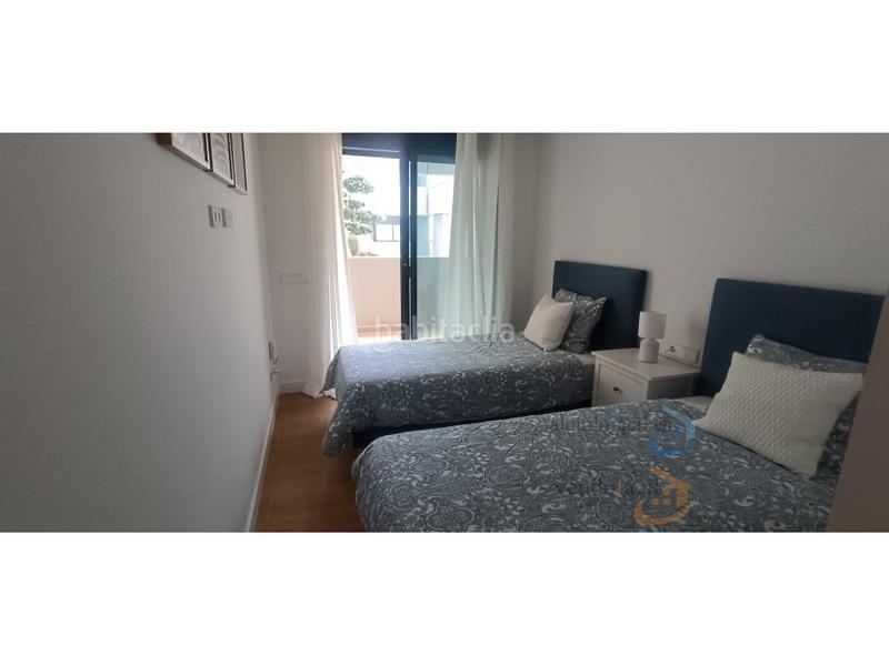 Foto eec64635-3400-4f91-860a-8fb5c0120a15. Rent apartment with parking in Puerto Deportivo Fuengirola