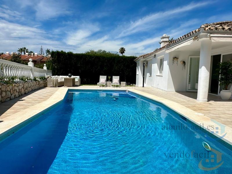 Foto 05f2e2bb-f32b-48ee-b20b-485ac0a11260. Affitto casa con parcheggio piscina in El Faro de Calaburra - Chaparral Mijas