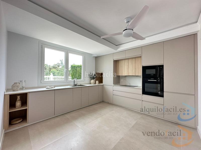 Foto 16f24c98-6fc8-45df-bc73-3c4768679337. Rent house with parking pool in El Faro de Calaburra - Chaparral Mijas